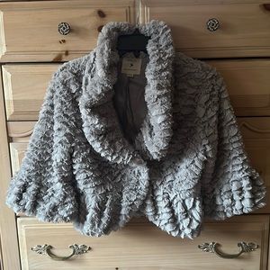 Forever 21 | Grey Soft Fluffy Cropped Half Sleeve Jacket Size M